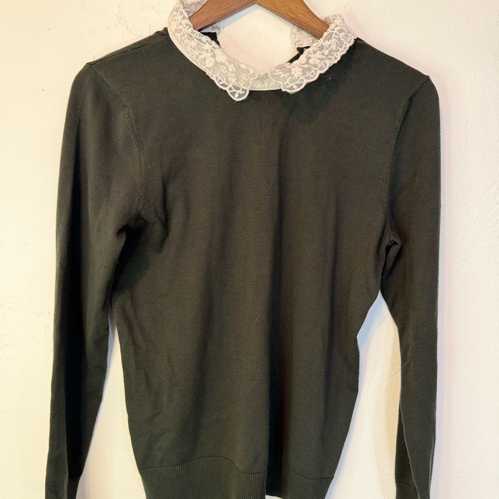 Cable & Gauge Olive Green Sweater with White Lace Collar